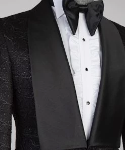 Three-Pieces Tuxedo -Jm Menswear PHOTO 2022 12 05 12 28 03