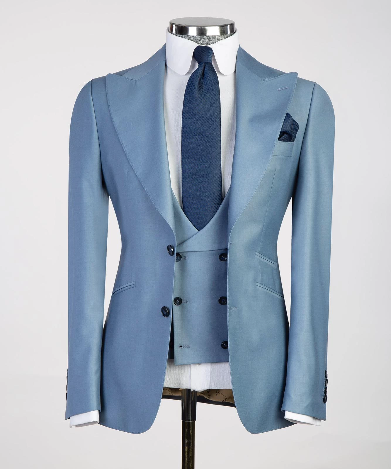 Three -Pieces Suit 3 Three -Pieces Suit